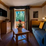 Hotel Lo Scoiattolo 4*