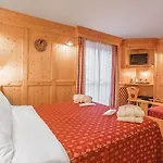 Lo Scoiattolo Hotel 4*