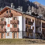Lo Scoiattolo Hotel 4*