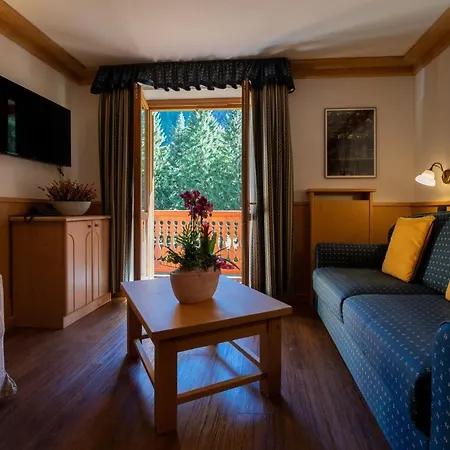 Hotel Lo Scoiattolo 4*