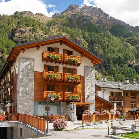 Lo Scoiattolo 4* Gressoney-La-Trinite