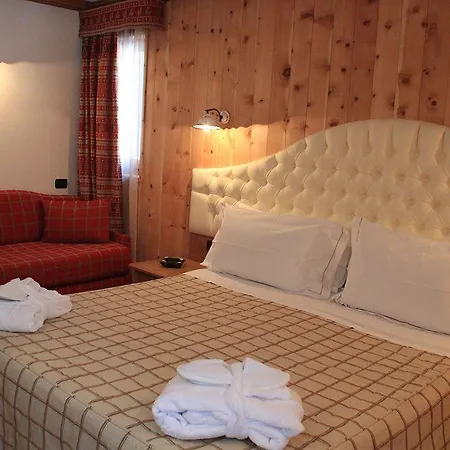 Hotel Lo Scoiattolo 4*