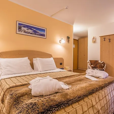 Hotel Lo Scoiattolo 4*