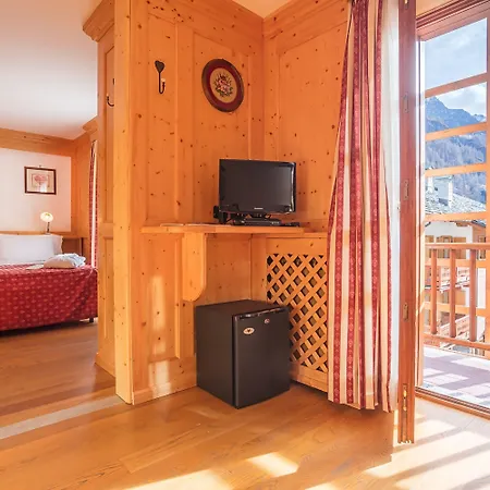 Hotel Lo Scoiattolo 4*