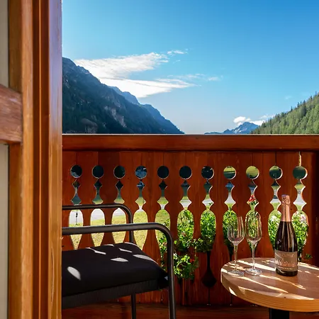 Hotel Lo Scoiattolo 4*