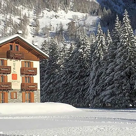 Lo Scoiattolo Hotel 4*