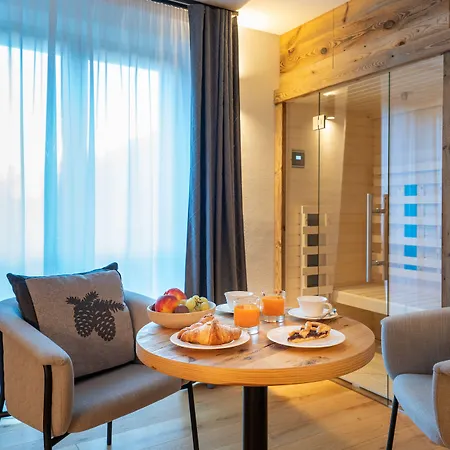 Hotel Lo Scoiattolo 4*
