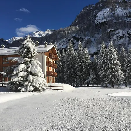 Hotel Lo Scoiattolo 4*